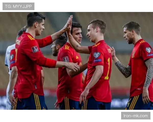 科克技术特点解析：精准传球、积极跑动与中场控制力